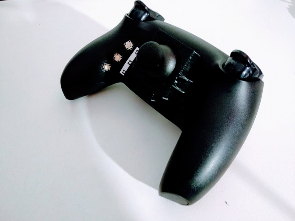 PS5 Dualsense adaptée main droite à clics tactiles