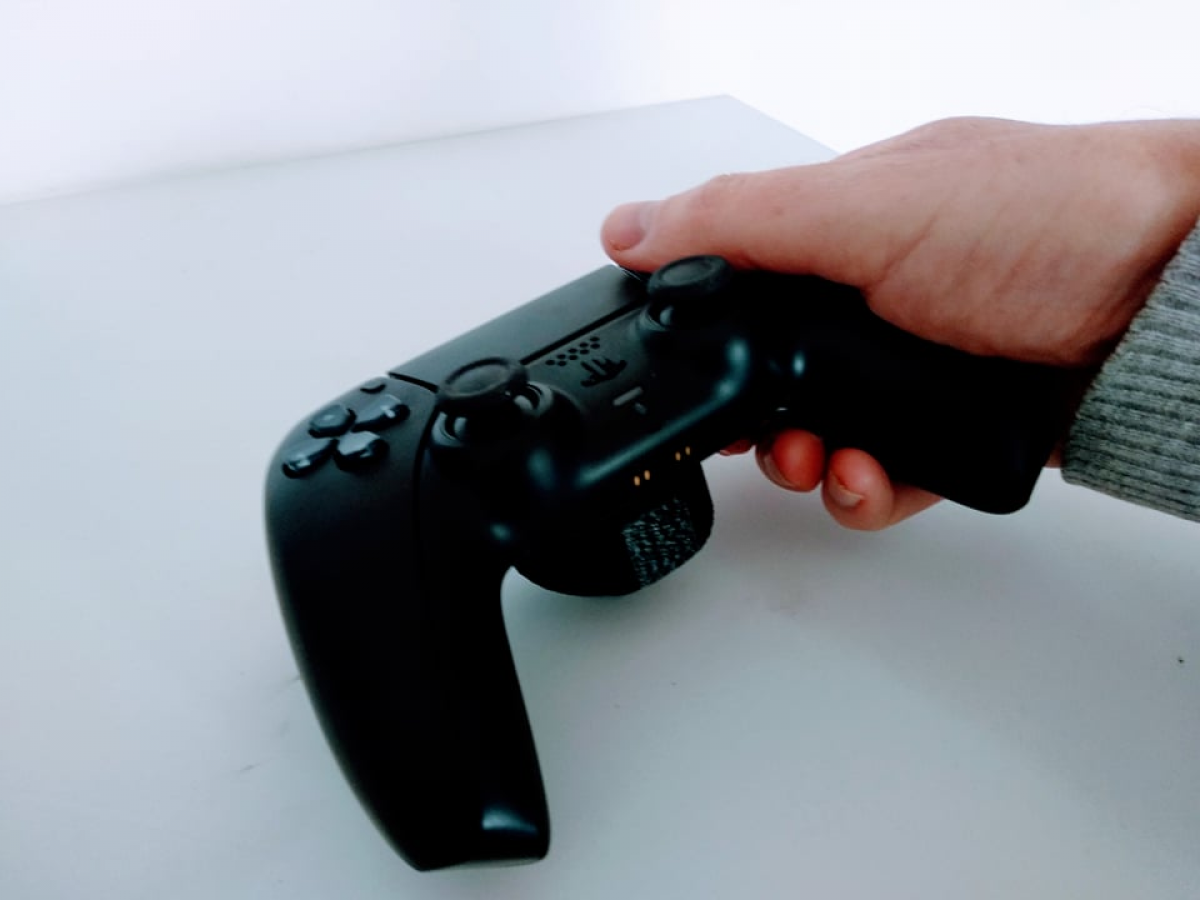 PS5 Dualsense adaptée main droite à clics tactiles